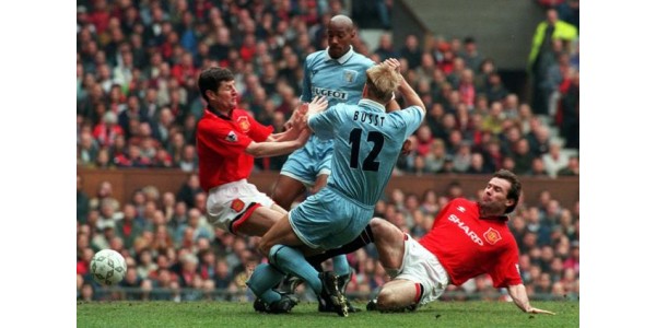 Die berühmte gebrochene Beingeschichte der Premier League